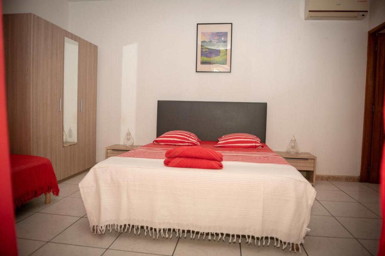 Chambres D'Hotes Du Domaine Des Doudous Saint Pierre Exterior photo